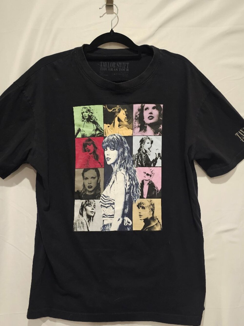 Taylor Swift Eras Tour Official Black T-Shirt Size L Concert Merch 2023 2024